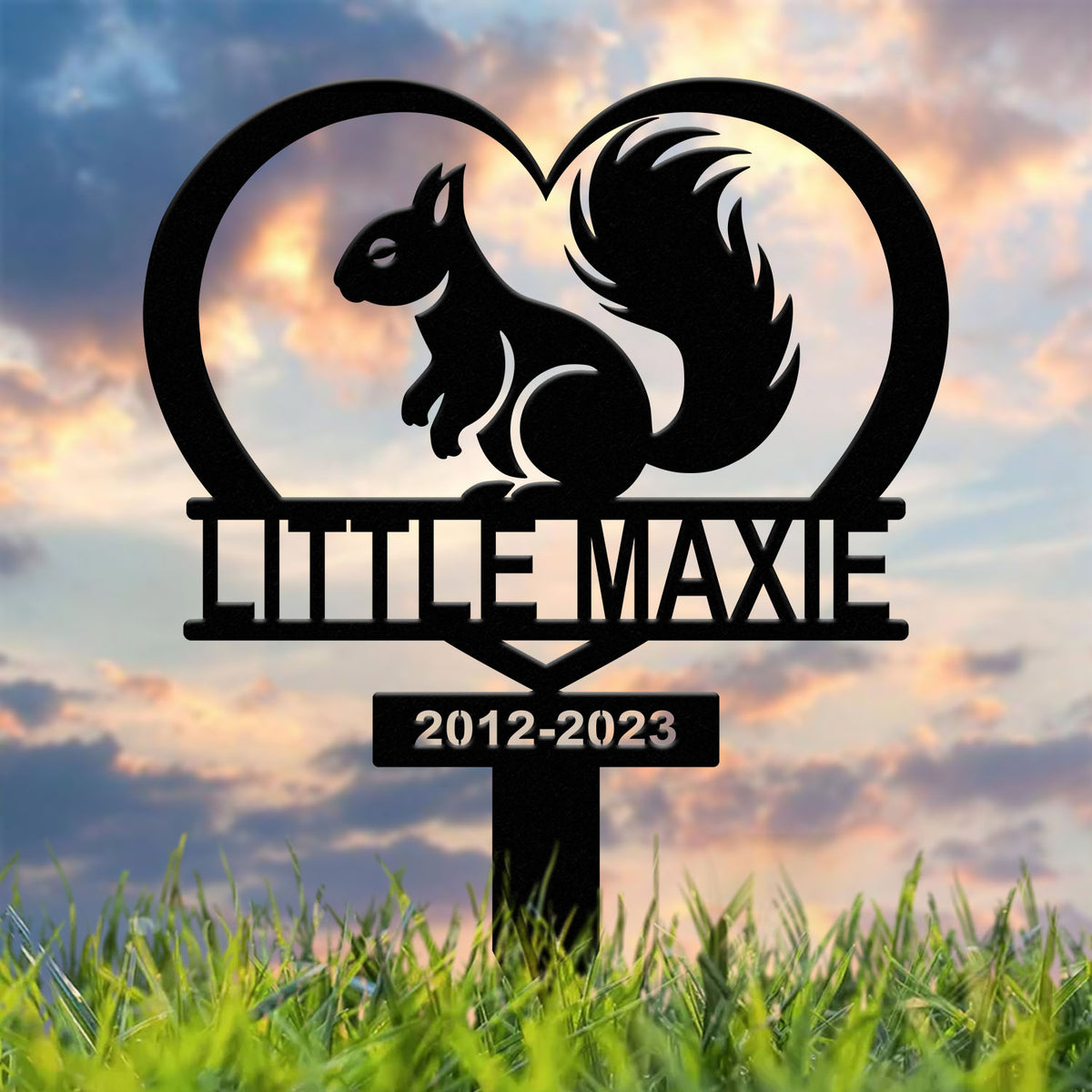 Personalized Squirrel Memorial Heart Stake Sign - Pet Grave Marker, Squirrel Lover Gift, Pet Loss Sympathy Sign, Remembrance Stake with Name