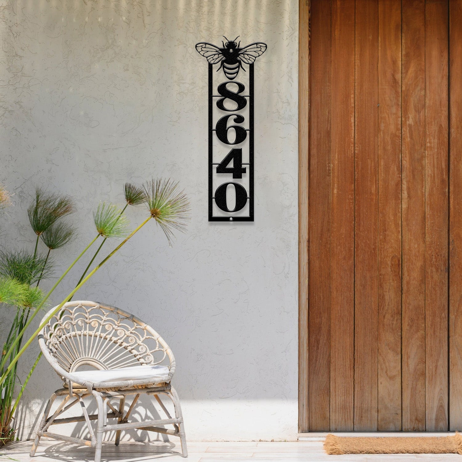 Metal Bee Address Sign, Vertical House Numbers Plaque with Detailed Bee, Mailbox Post Home Marker, Business Wall Decor, Front Porch Decor